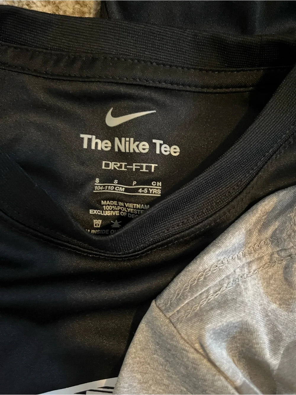 Nike Active Shorts & Tees EUC Size 5 Small Little Kids Dri-Fit